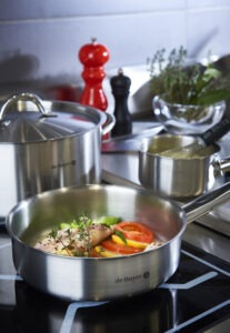 materiali per cucinare sano acciaio inox